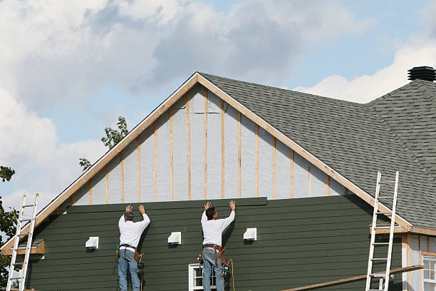 Professional Emergency Siding Repair technician working in New Lebanon, OH